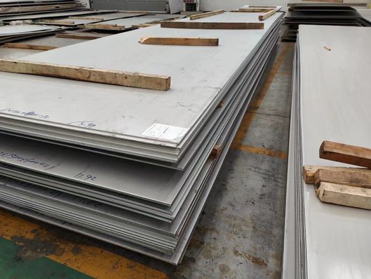 SUS304 स्टेनलेस स्टील फ्लैट प्लेट 2B सतह 4'×8' हॉट रोल्ड के साथ