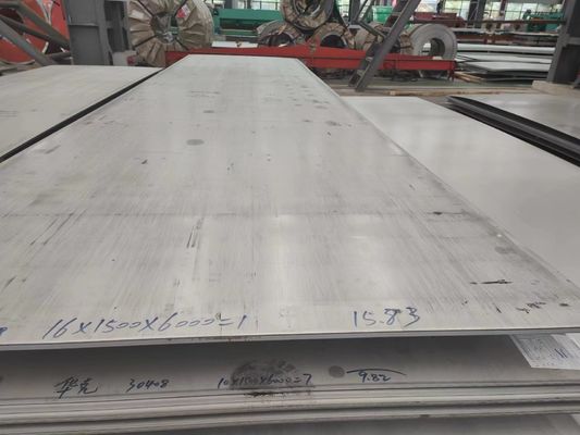 SUS304 स्टेनलेस स्टील फ्लैट प्लेट 2B सतह 4'×8' हॉट रोल्ड के साथ
